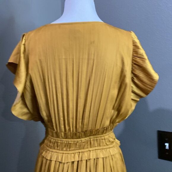 Roan + Ryan Talulah Dress beautiful gold color fabric flattering ruffles - Picture 9 of 14
